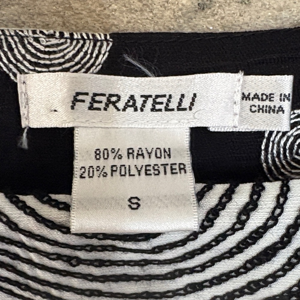 Abstract Two-Tone Arty Geometric Black & White Layered Blouse Size S - Picture 2 of 9